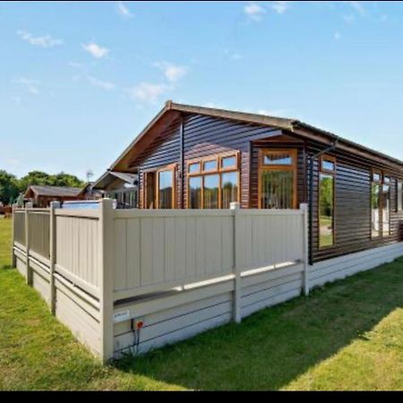 Ness Lodge Little Habton 외부 사진